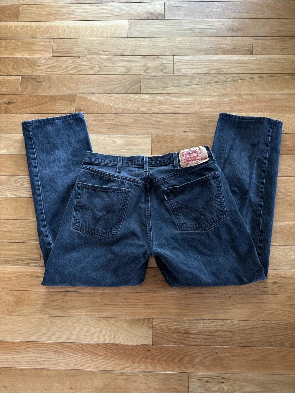 Levi’s 550 black denim jean